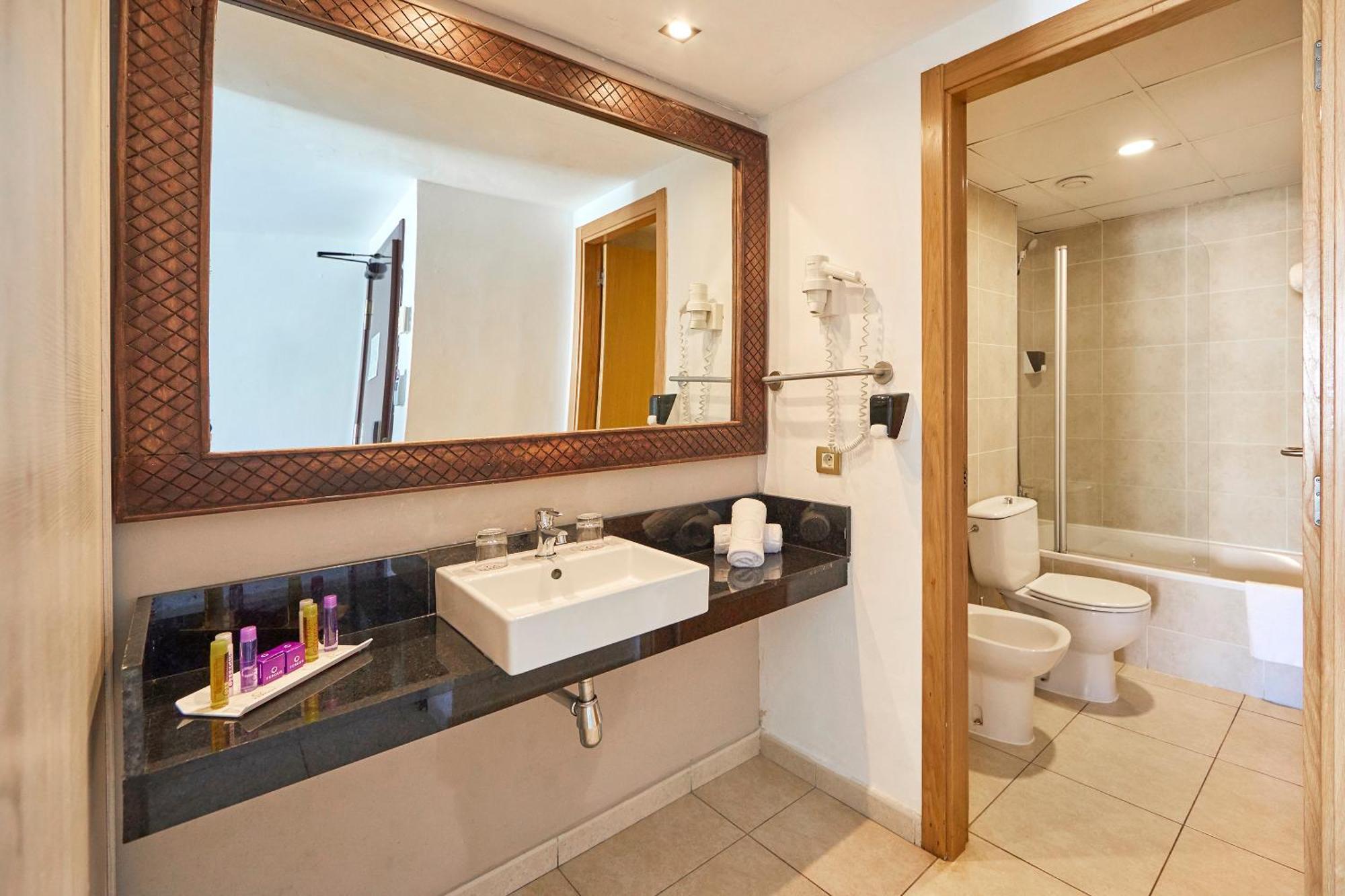 Fergus Style Bahamas (Adults Only) Hotel Playa d'en Bossa Luaran gambar